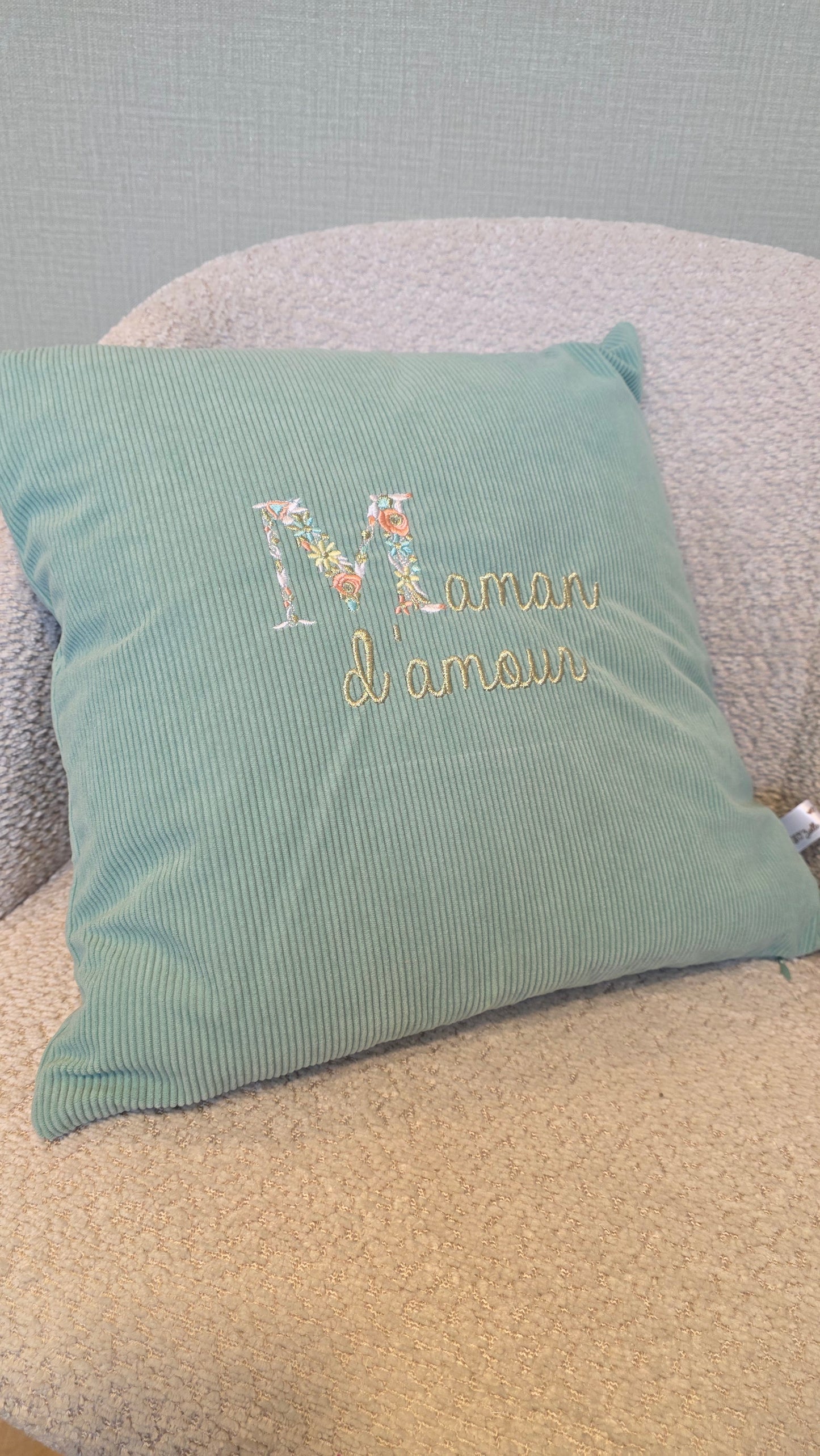 Coussin velours brodé Fête des Mamans