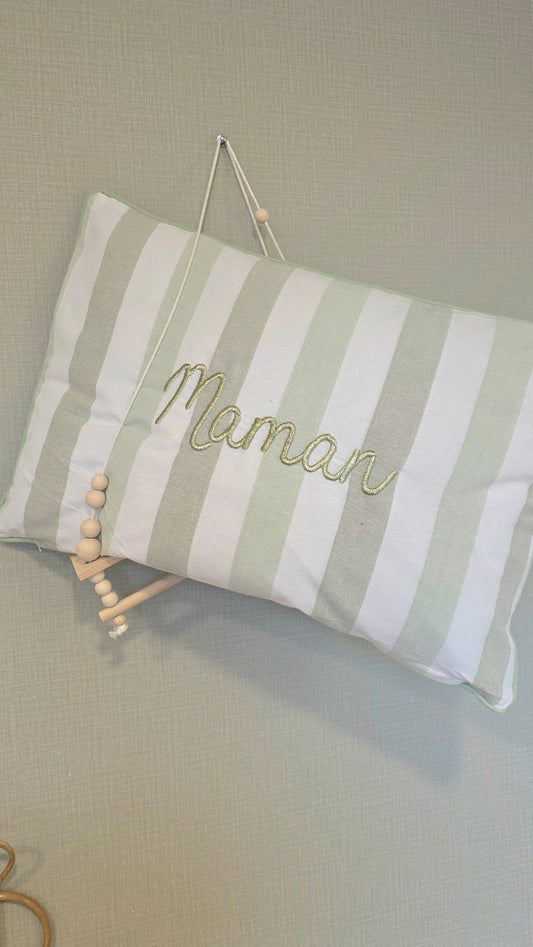 Coussin rayé brodé Fête des Mamans