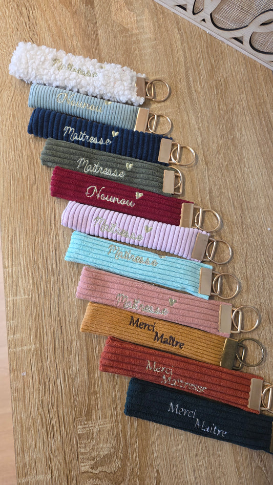 Porte-clés velours brodé