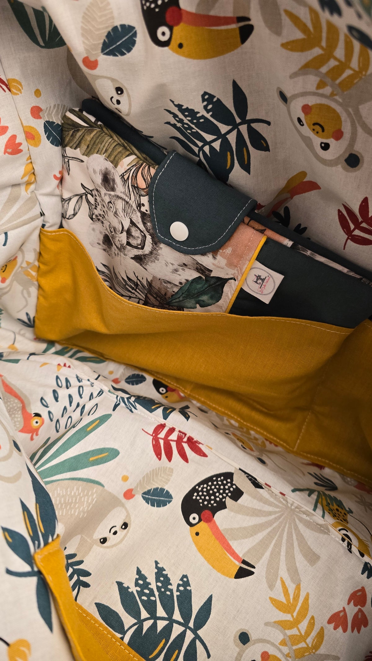 Sac à langer personnalisé, détail de l'intérieur et des poches