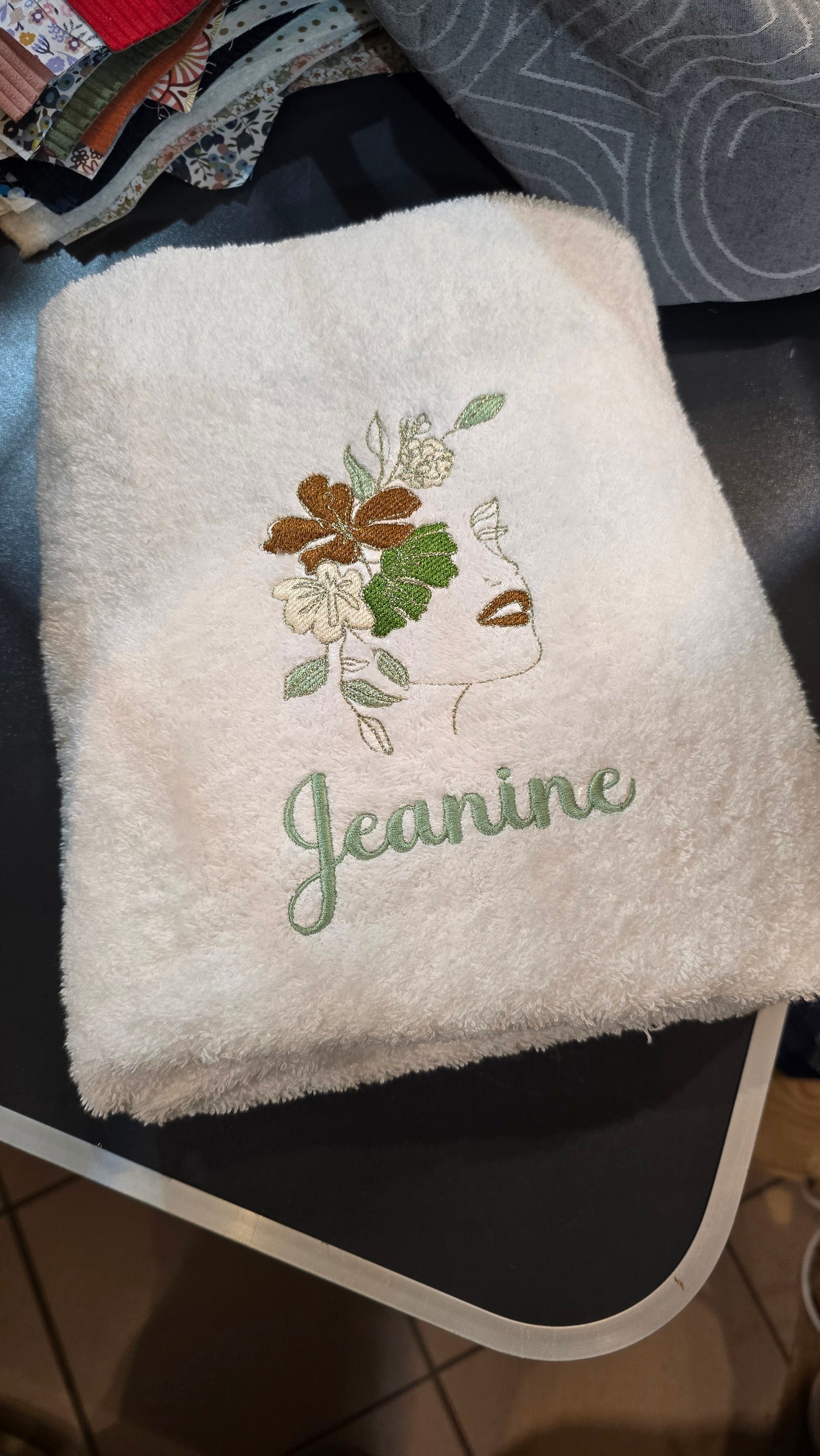 Drap de bain brodé 70x140cm