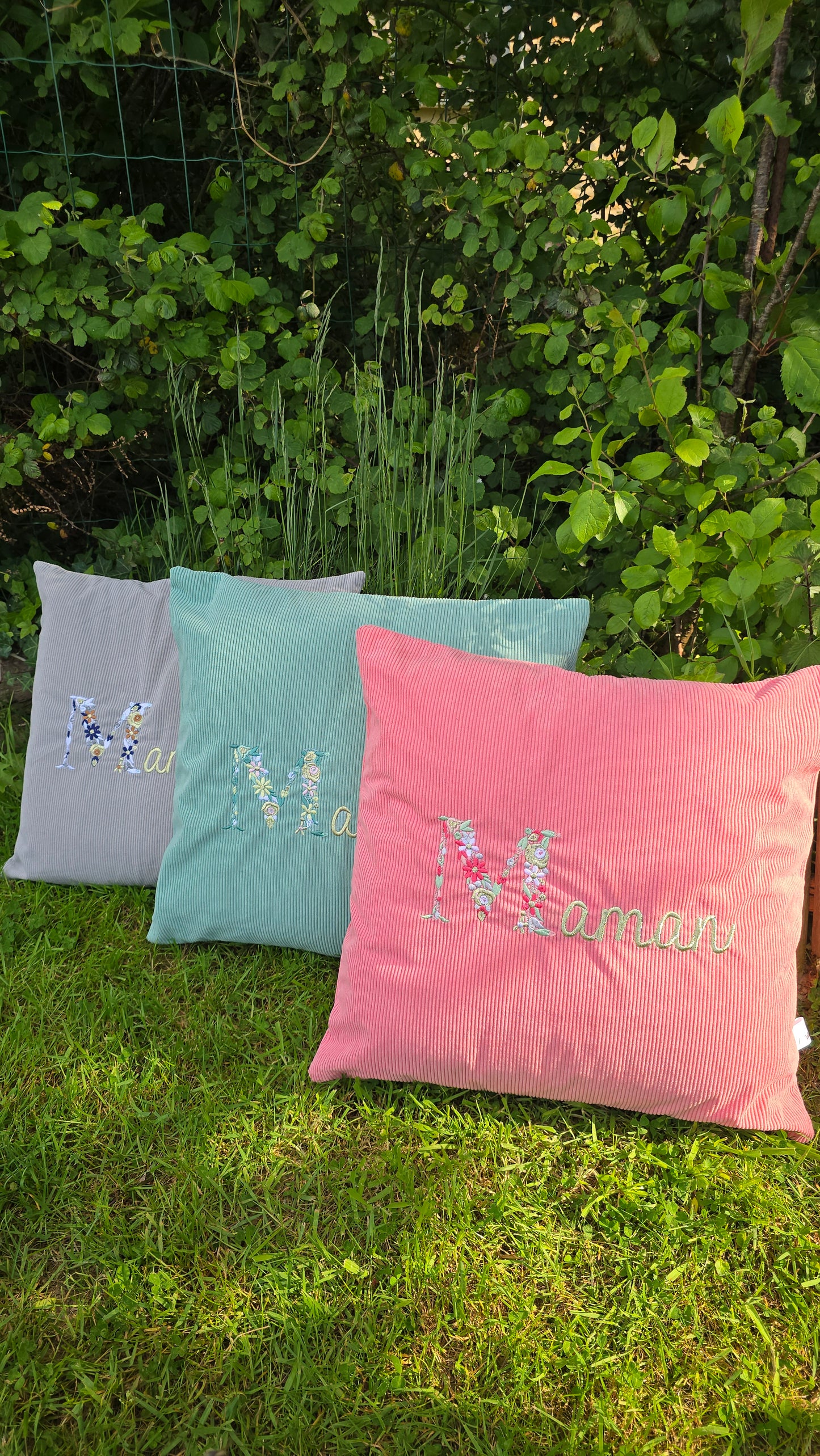 Coussin velours Mamie