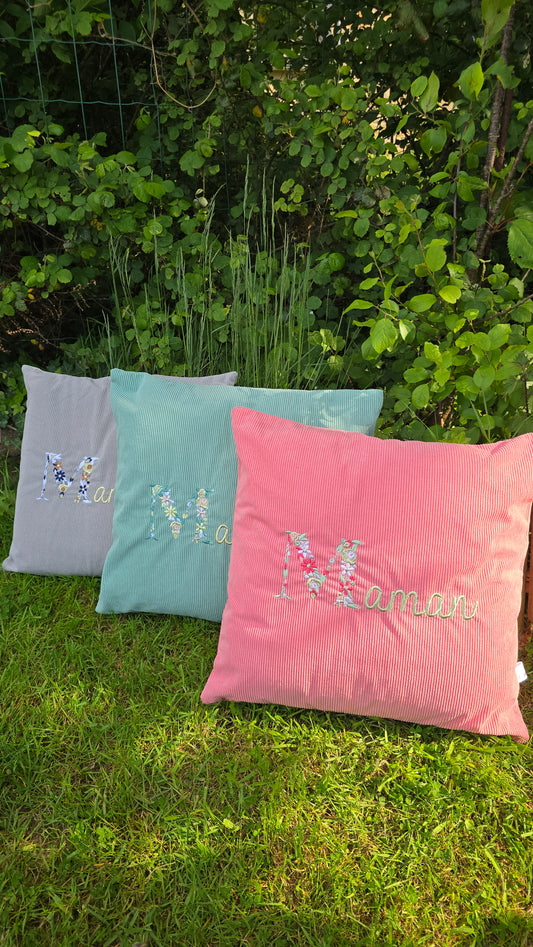 Coussin velours Mamie