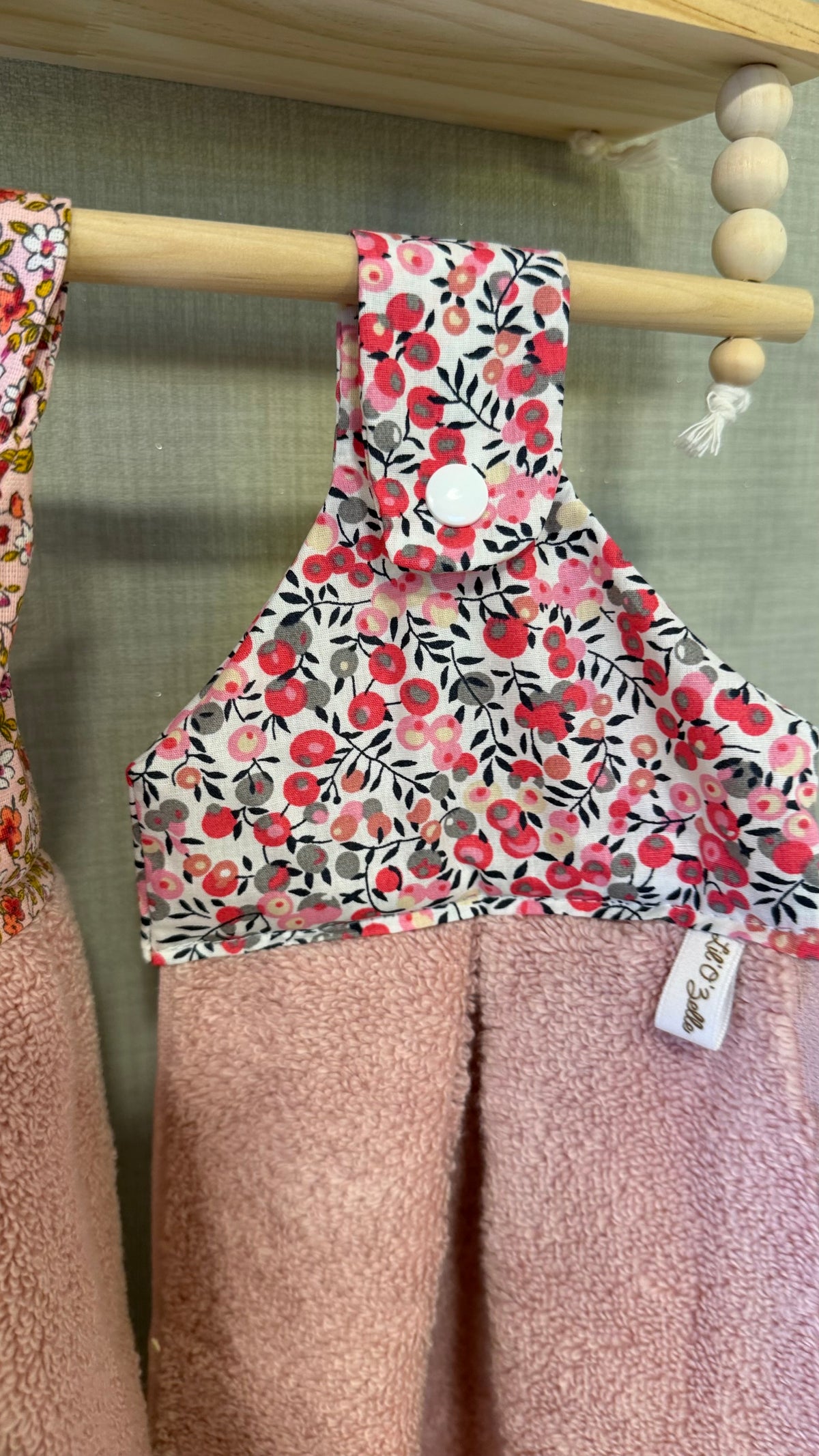 Essuie-mains à suspendre Mainette -  Prêt à partir - Les Roses