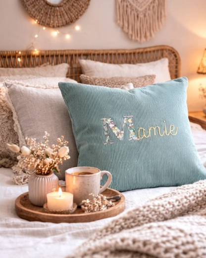 Coussin velours Mamie