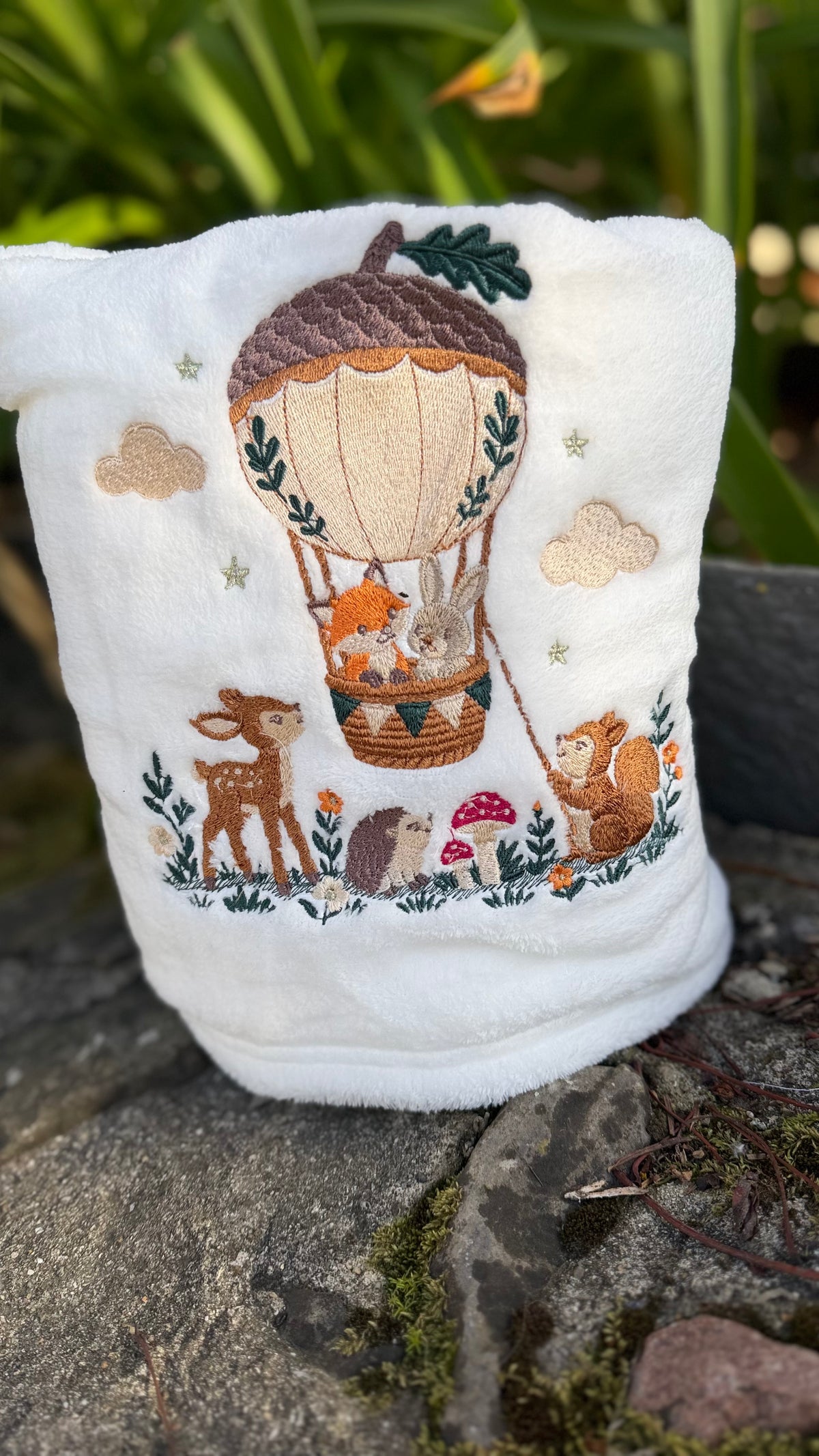 Plaid polaire bébé brodé – prêt à partir