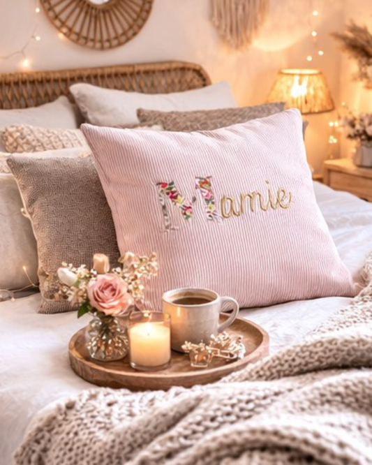 Coussin velours Mamie