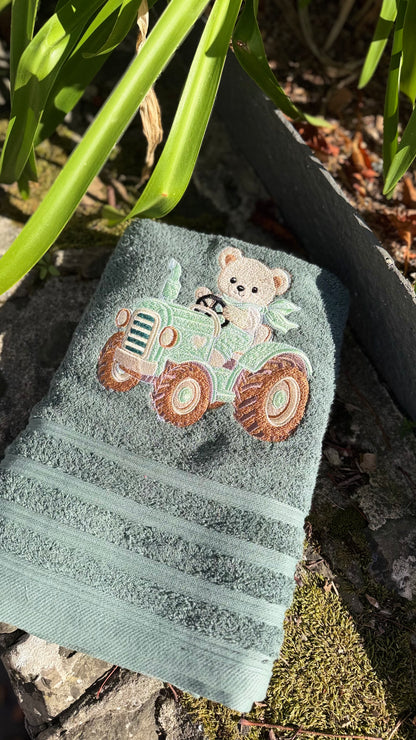 Drap de bain brodé enfant – prêt à partir