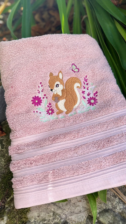 Drap de bain brodé enfant – prêt à partir