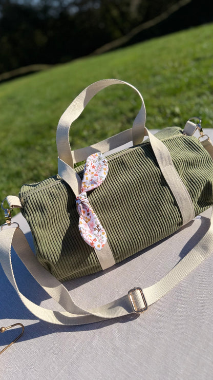 Sac polochon velours femme prêt à partir, doublure fleurie ou vichy et nœud amovible, fait main Lil'O'Zelle