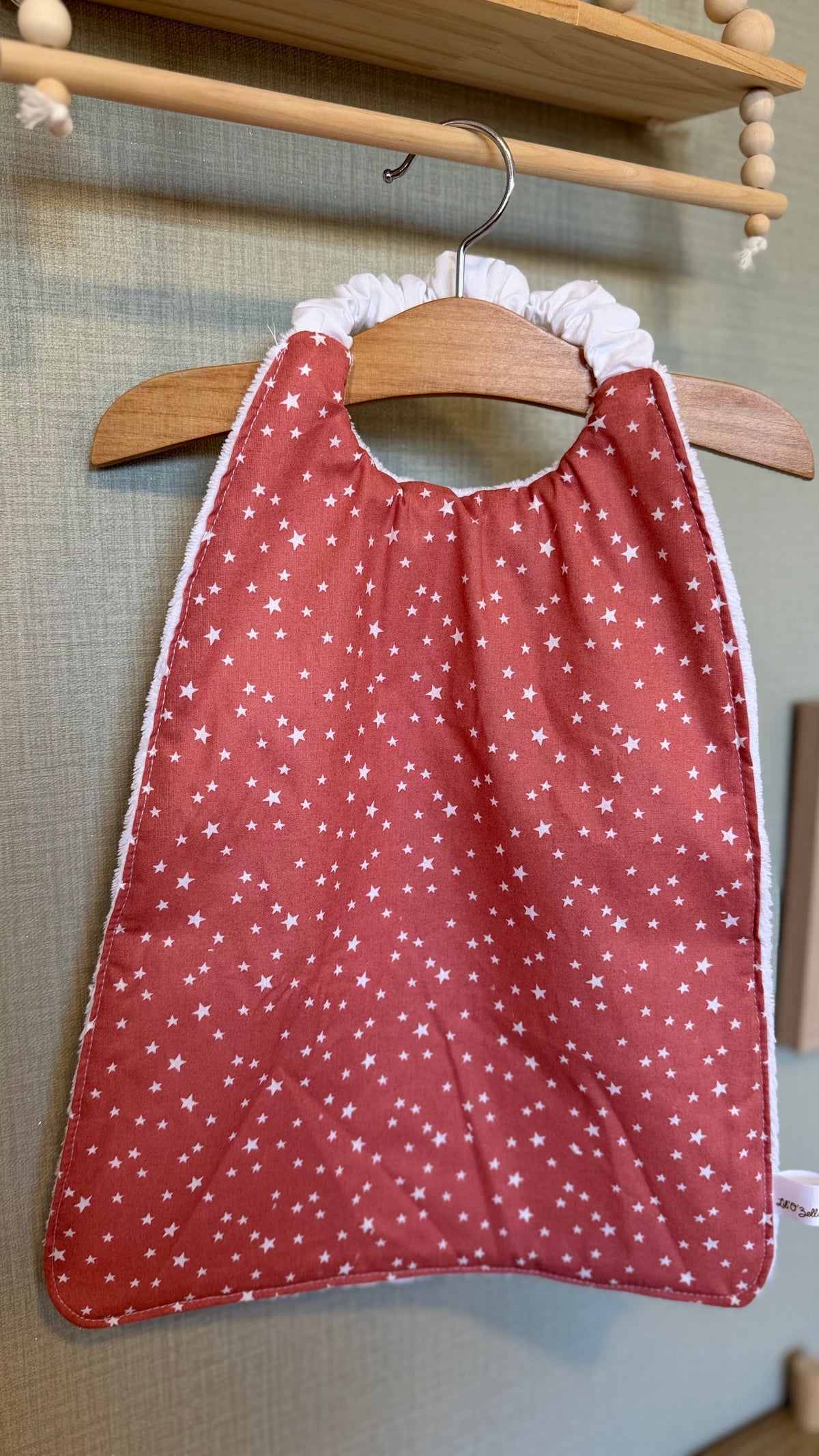 Bavoir maternelle fleuri Zouzou – prêt à partir