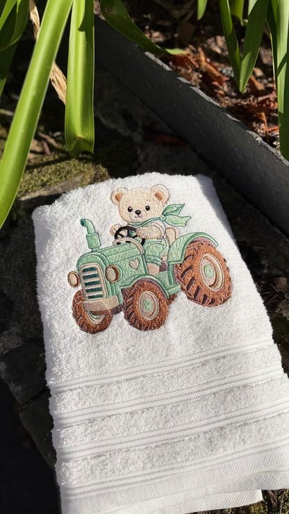 Drap de bain brodé enfant – prêt à partir