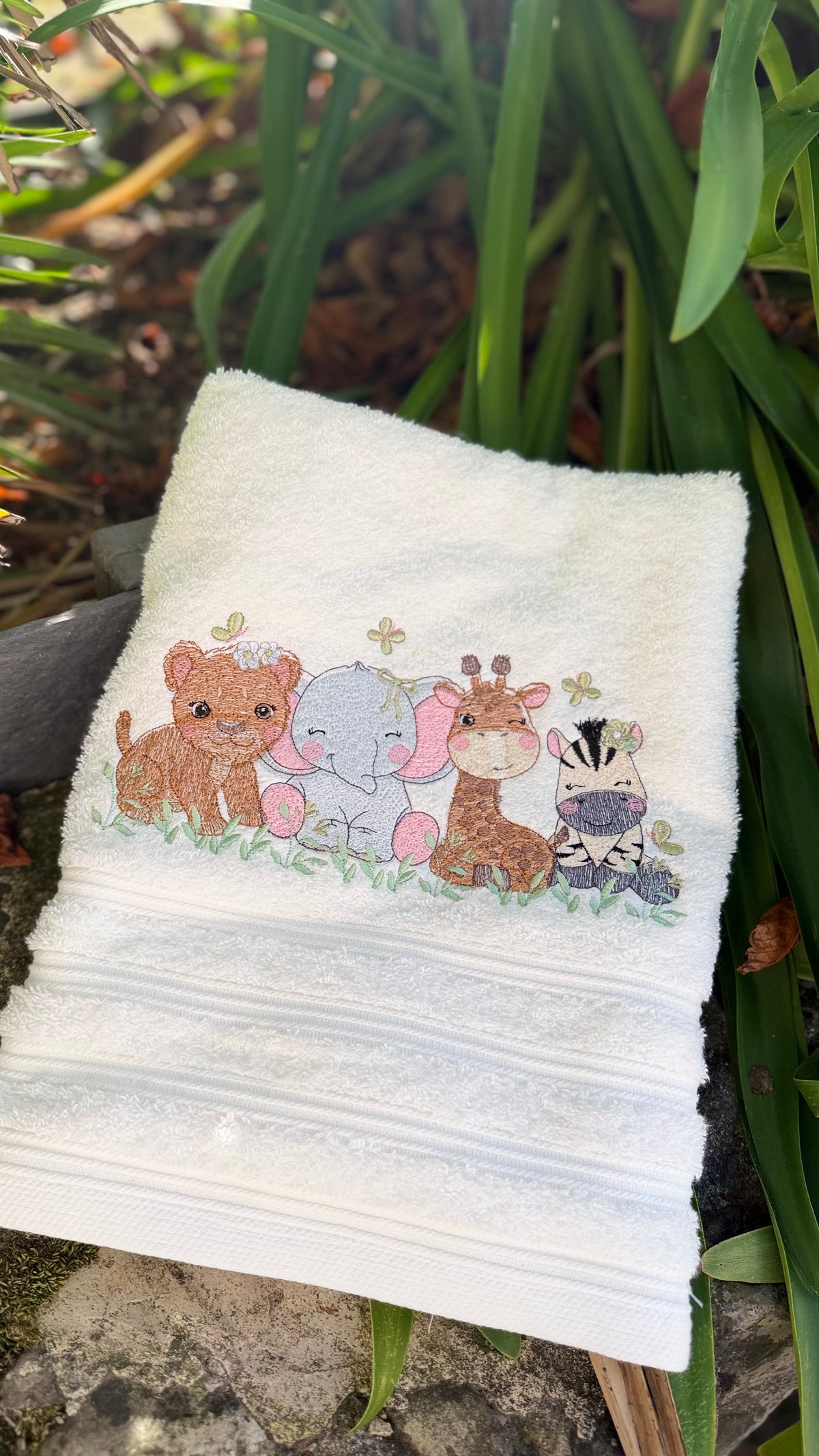 Drap de bain brodé enfant – prêt à partir