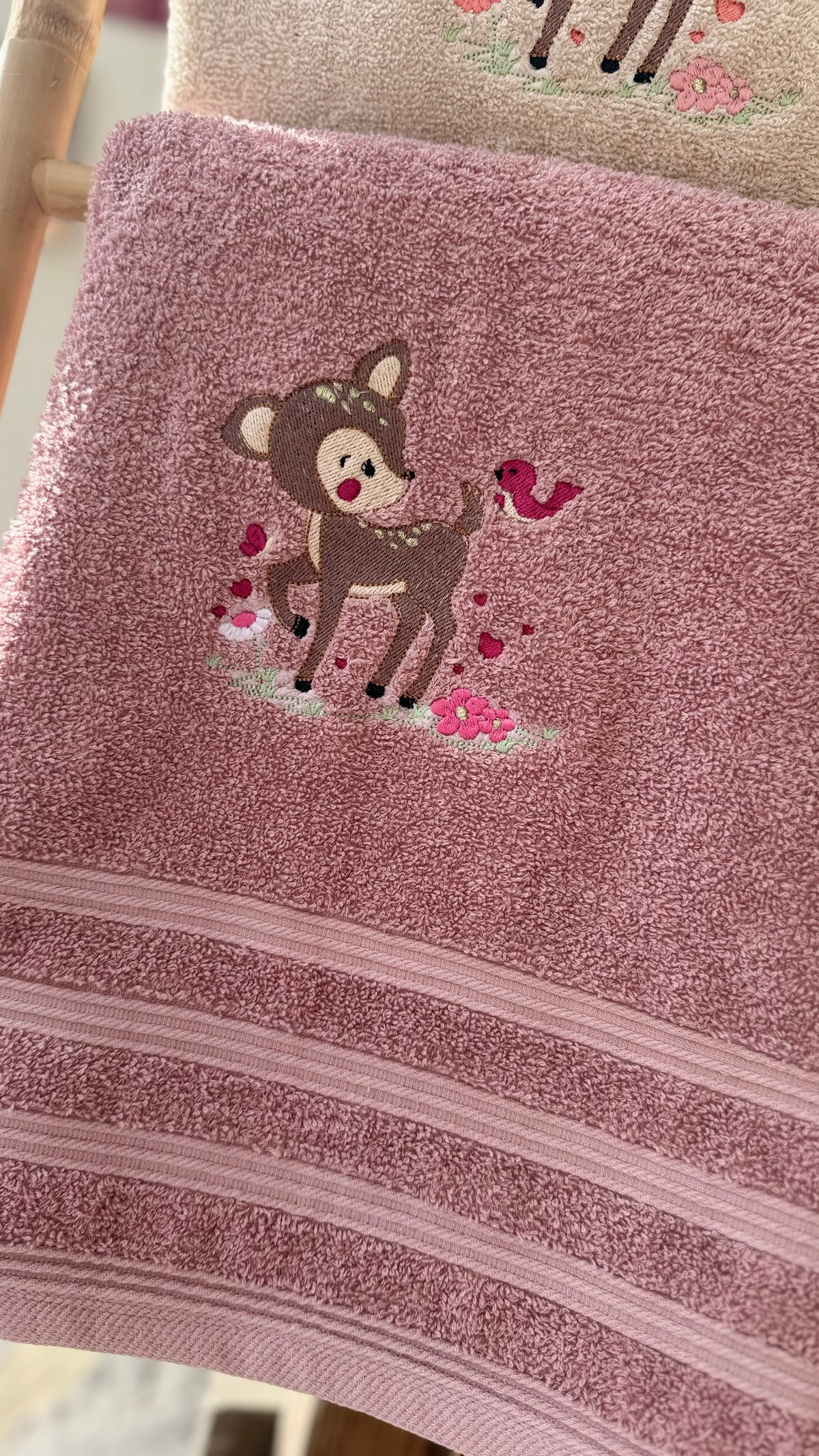 Drap de bain brodé enfant – prêt à partir