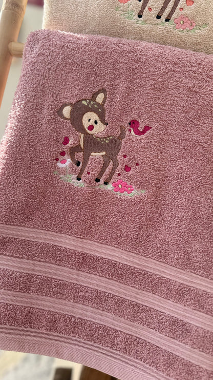 Drap de bain brodé enfant – prêt à partir
