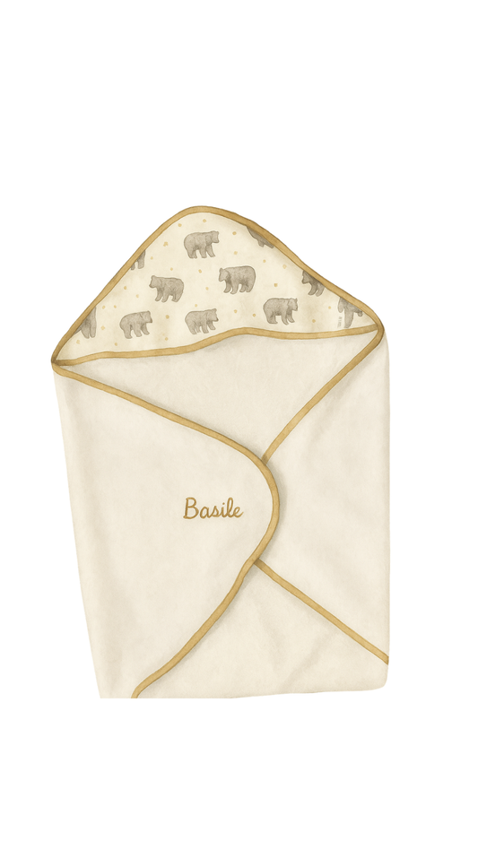 Cape de bain personnalisée prénom, éponge bambou écrue et capuche ours, prénom brodé – fait main par Lil'O'Zelle
