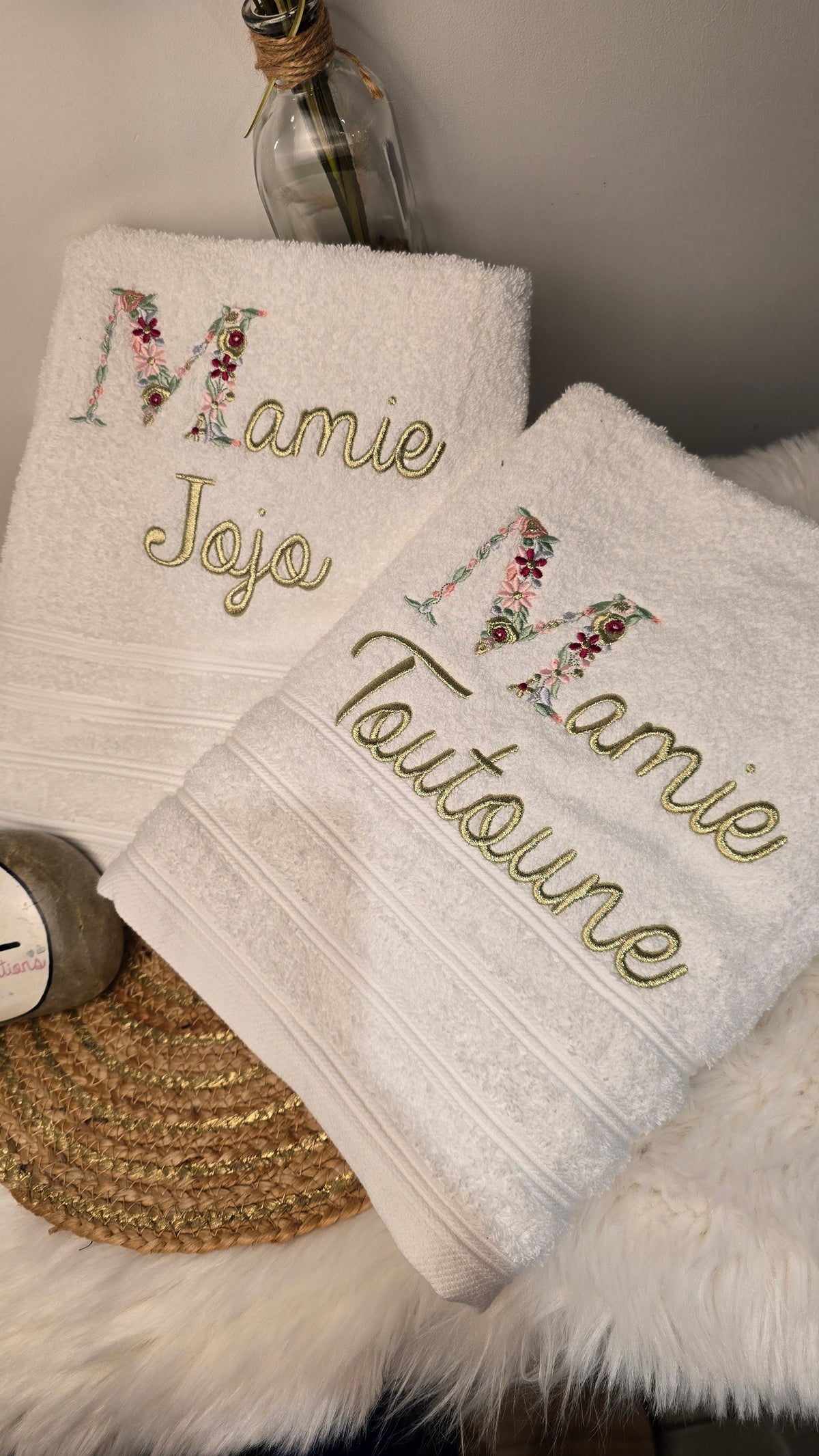 Drap de bain brodé personnalisé, brodés Mamie avec surnoms – fait main par Lil'O'Zelle