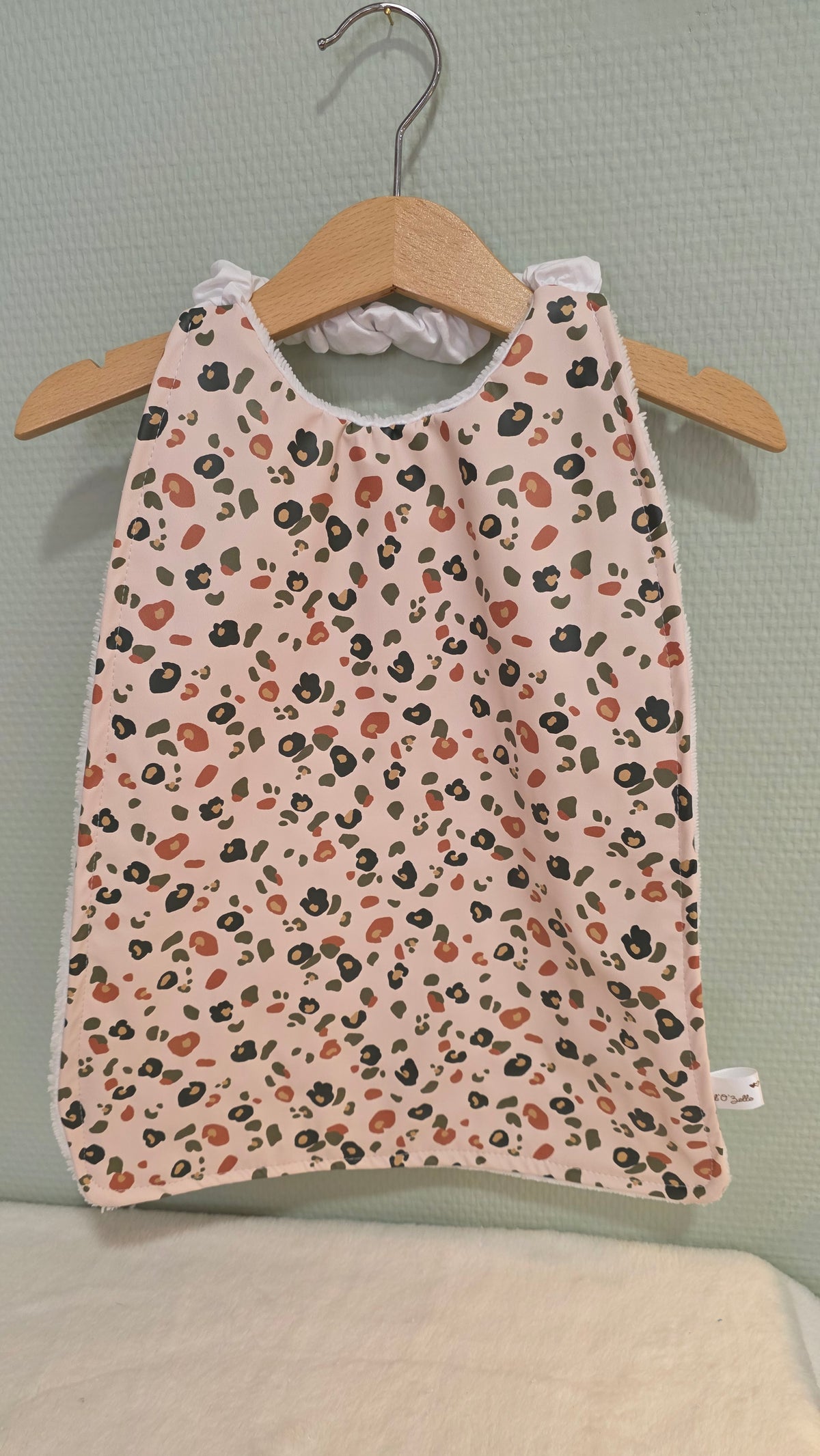 Grand bavoir Zouzou imperméable, motif Léopard
