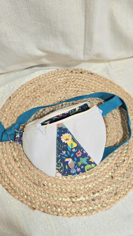 Mini sac banane enfant, velours bleu canard et empiècement imprimé, fait main par Lil'O'Zelle