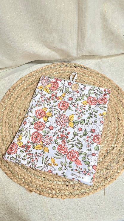 Pochette à livre, fleurs orange et roses sur fond blanc, format broché