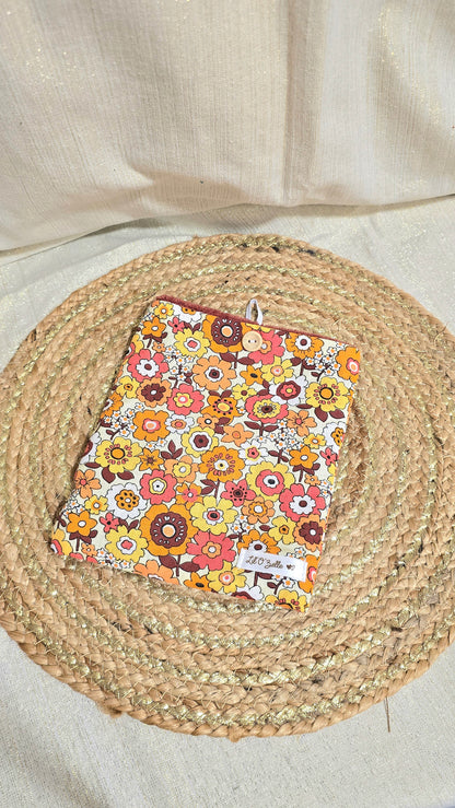 Pochette à livre, fleurs rétro orange et moutarde, format poche