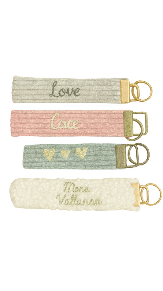 Porte-clés brodé Éloa, collection de porte-clés brodés, vue produit – fait main par Lil'O'Zelle
