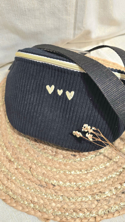 Sac banane velours Lovia personnalisé, velours bleu marine, cœurs brodés