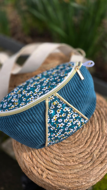 banane bleu pétrole et doré, motif fleuri, détail doré