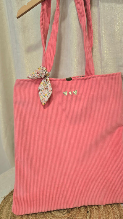 Totebag velours Soléa, velours corail, nœud fleuri et cœurs brodés