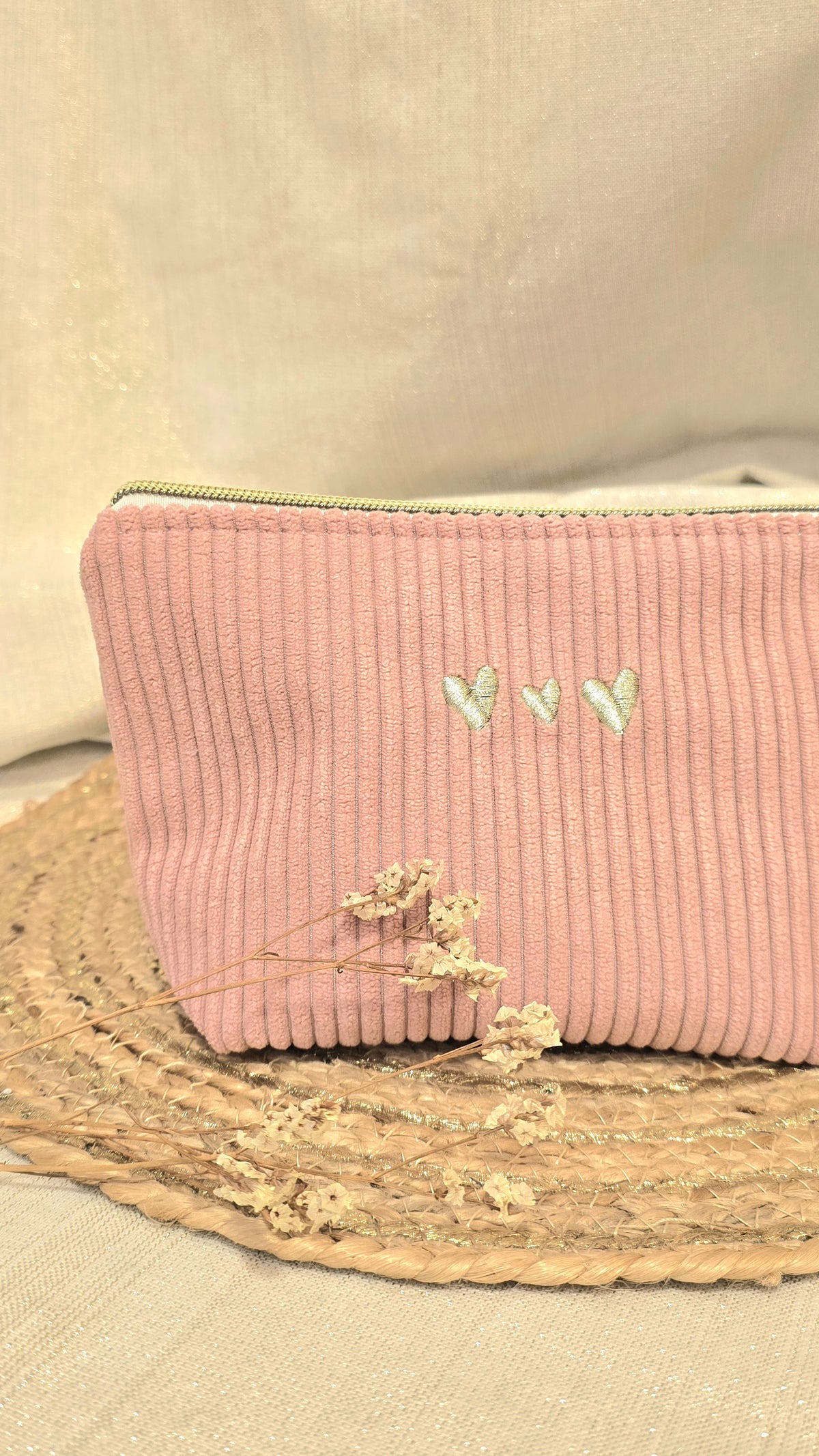 Trousse Mini Calisia, velours rose, cœurs brodés