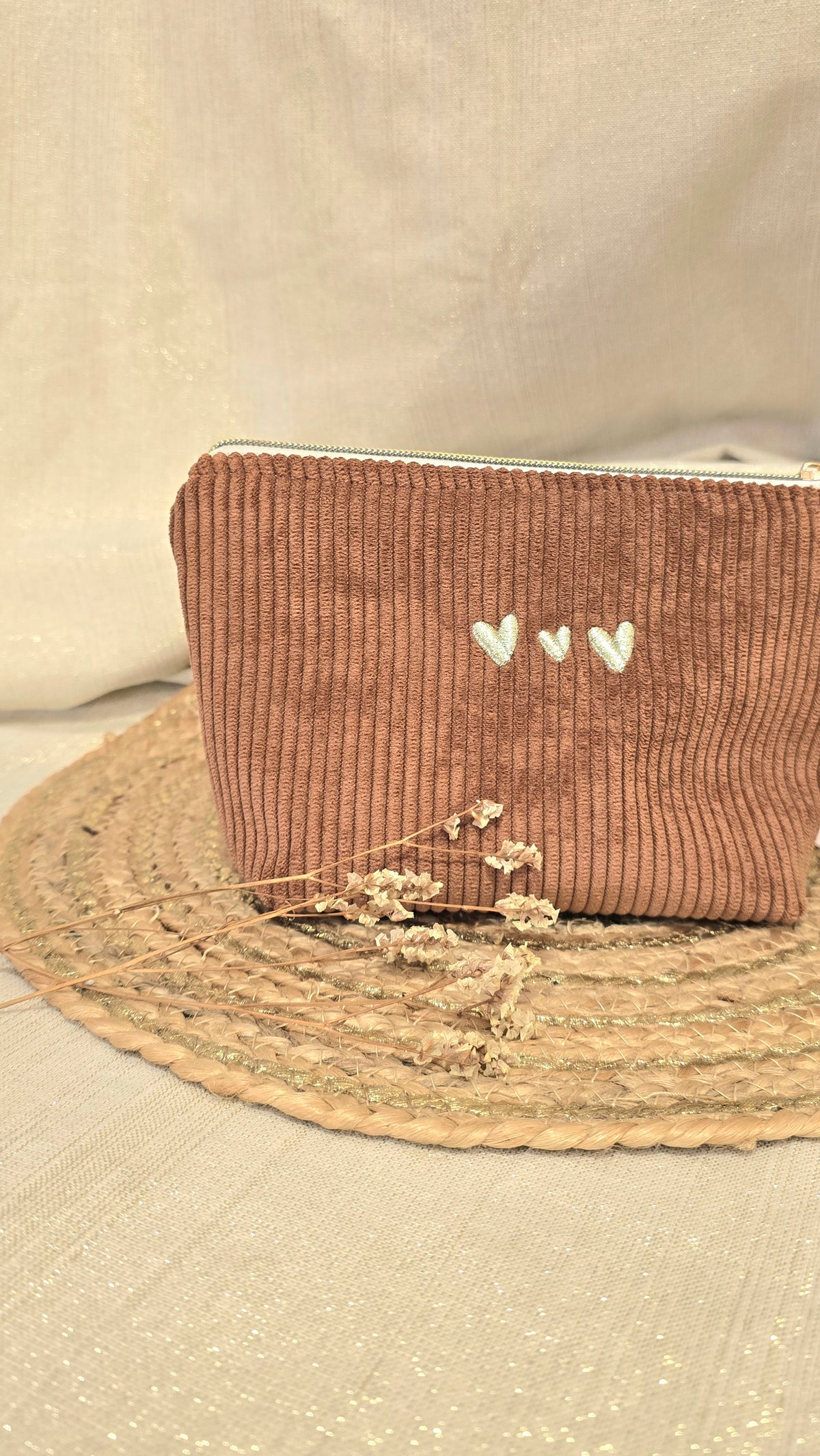 Trousse Mini Calisia, velours terracotta, cœurs brodés
