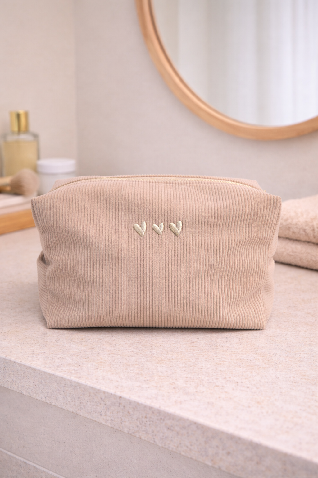 Vanity Zinnia, velours côtelé beige, cœurs brodés